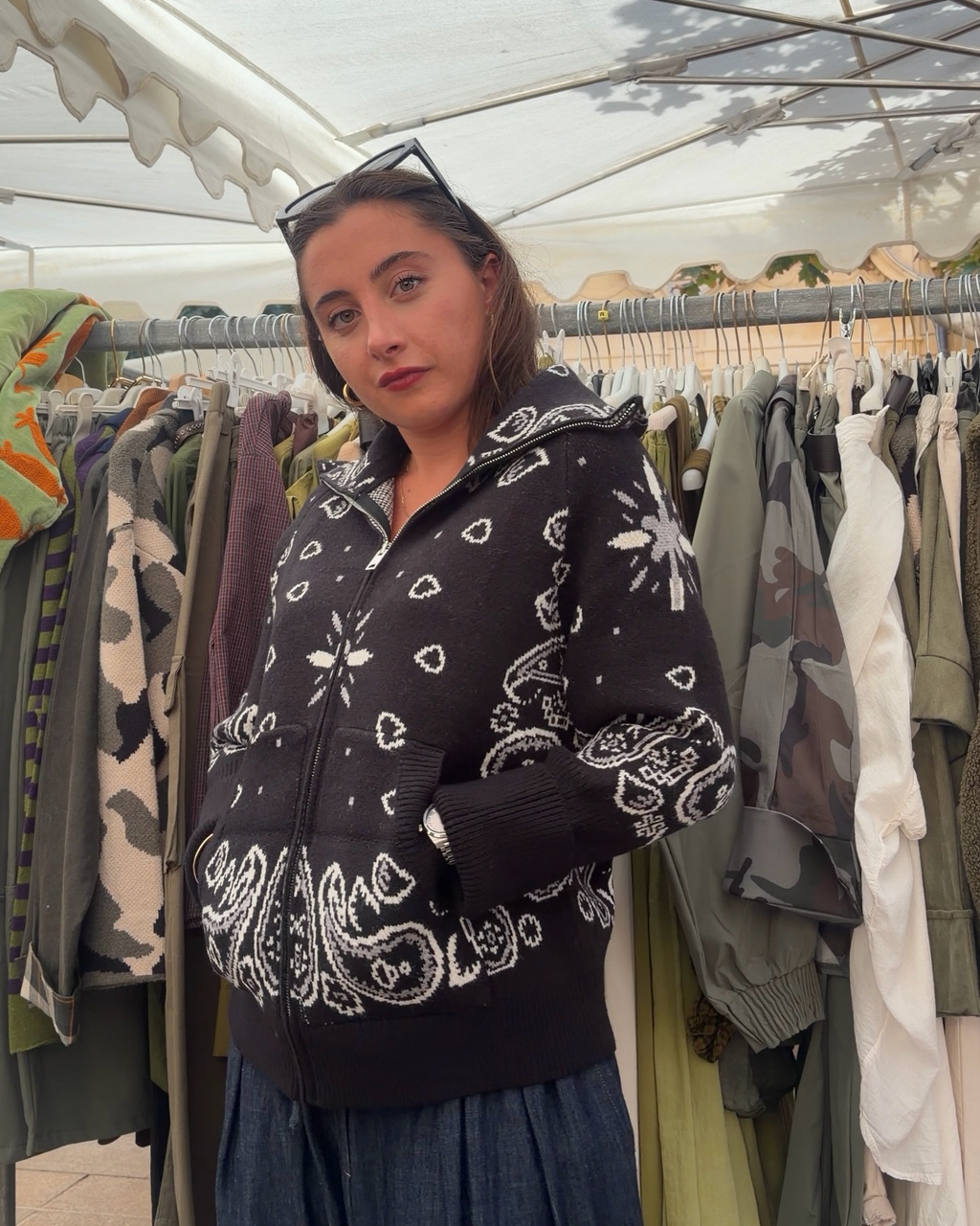 Veste Ava noire, maille jacquard motif bandana