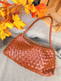 Petit sac tressé en cuir vegan terracotta, anse tressée – Casa Paloma