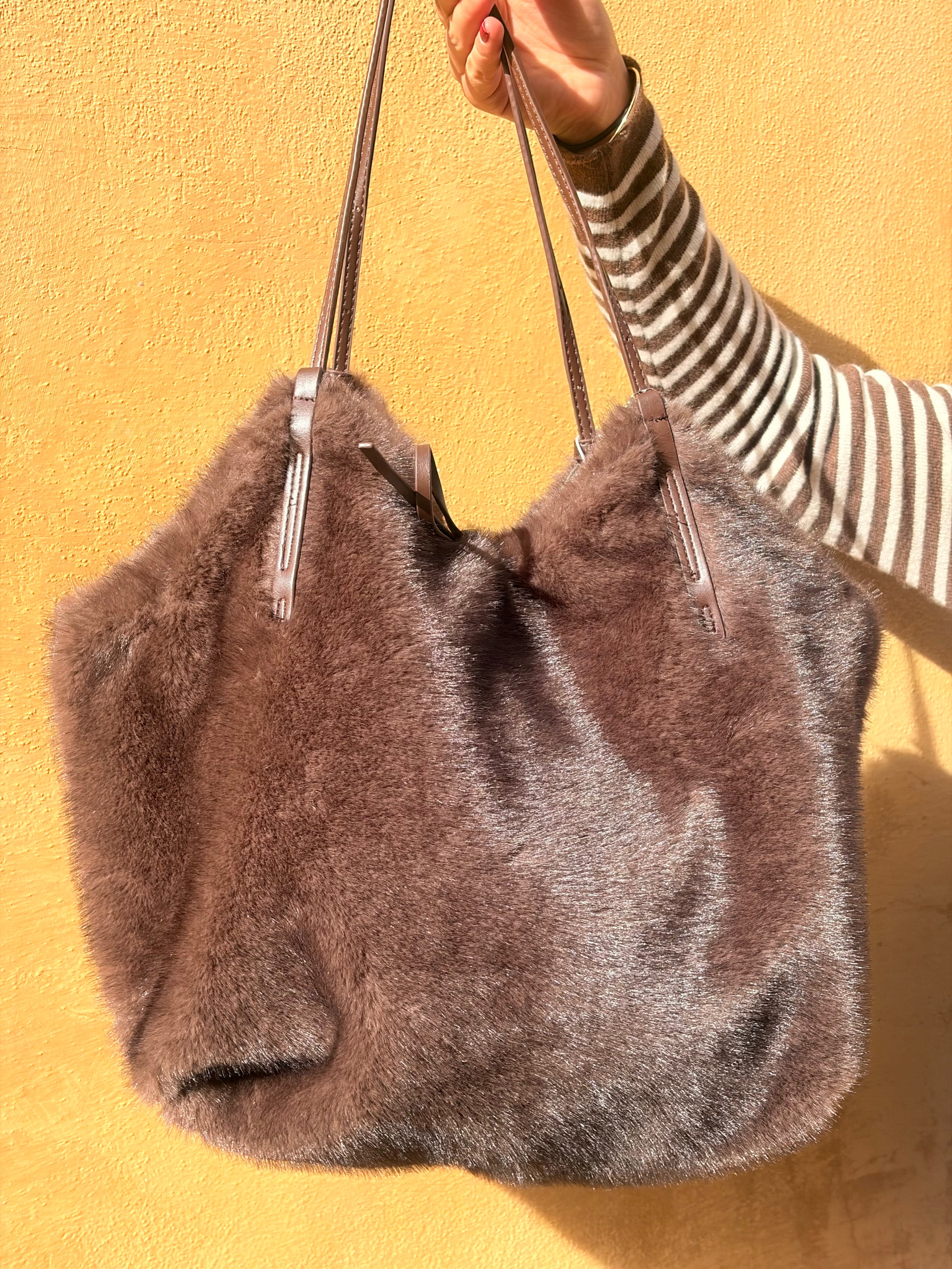 Sac doudoune réversible côté fausse fourrure chocolat – Casa Paloma
