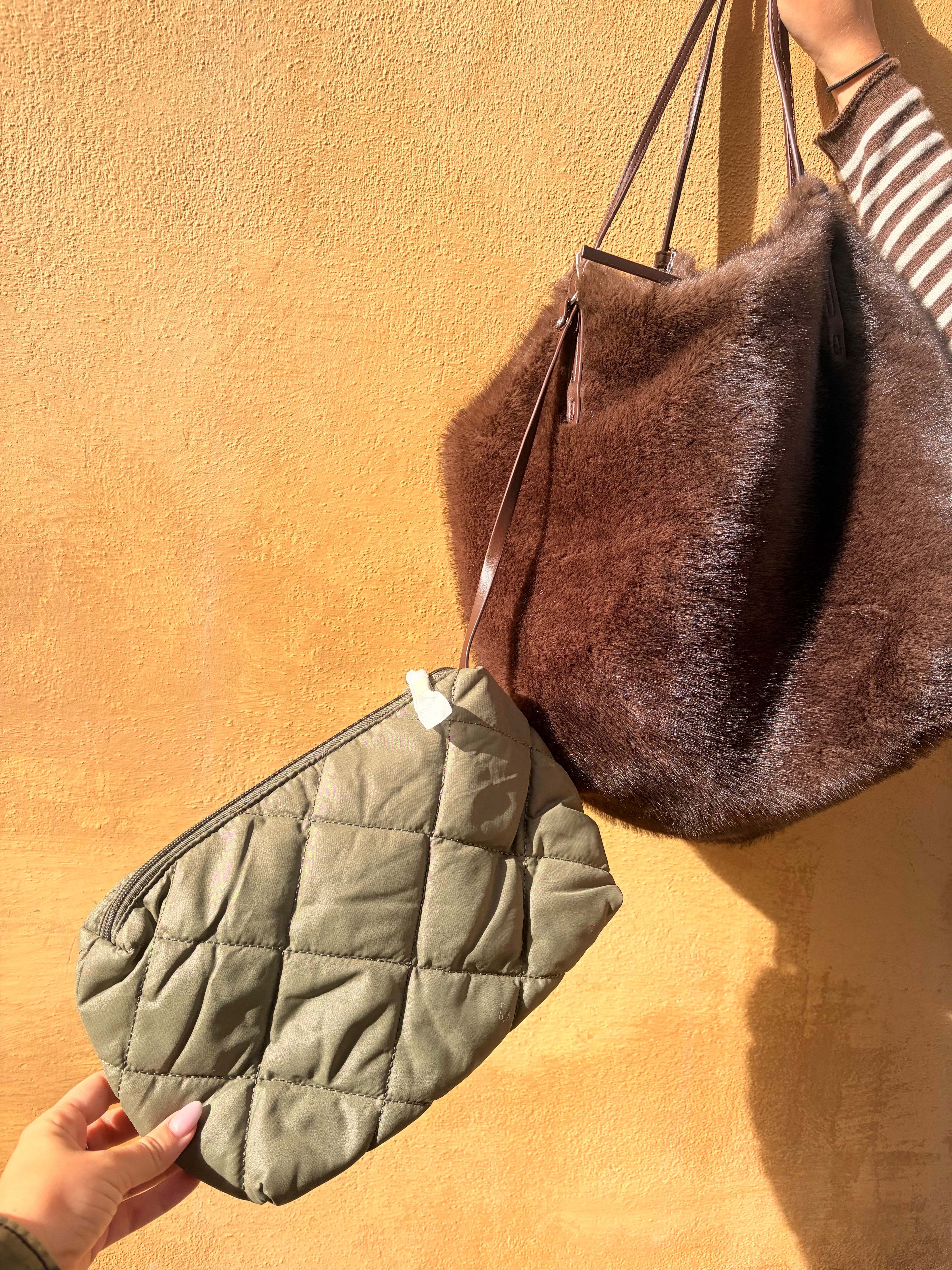 Sac doudoune réversible avec sa pochette matelassée kaki zippée – Casa Paloma