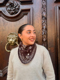 Petit foulard bandana triangle chocolat noué en pointe devant – Casa Paloma