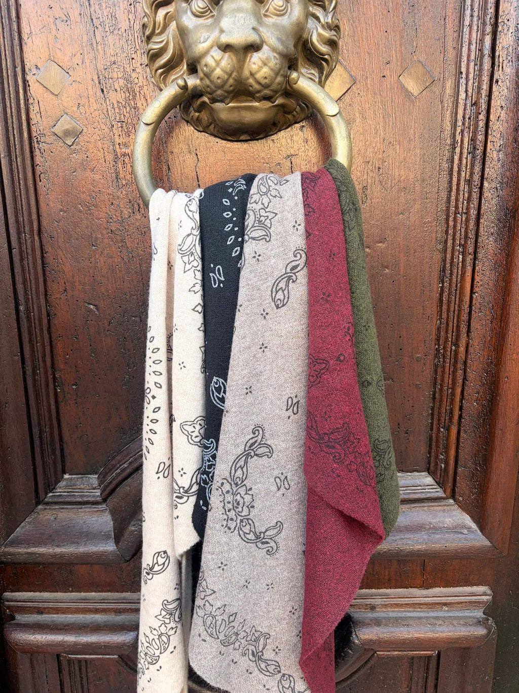 Foulards bandana grand triangle en maille fine, toutes les couleurs – Casa Paloma