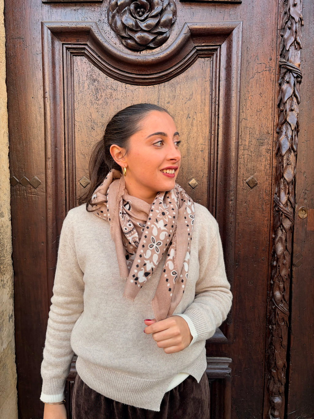 Foulard bandana beige foncé – grand foulard carré femme Casa Paloma
