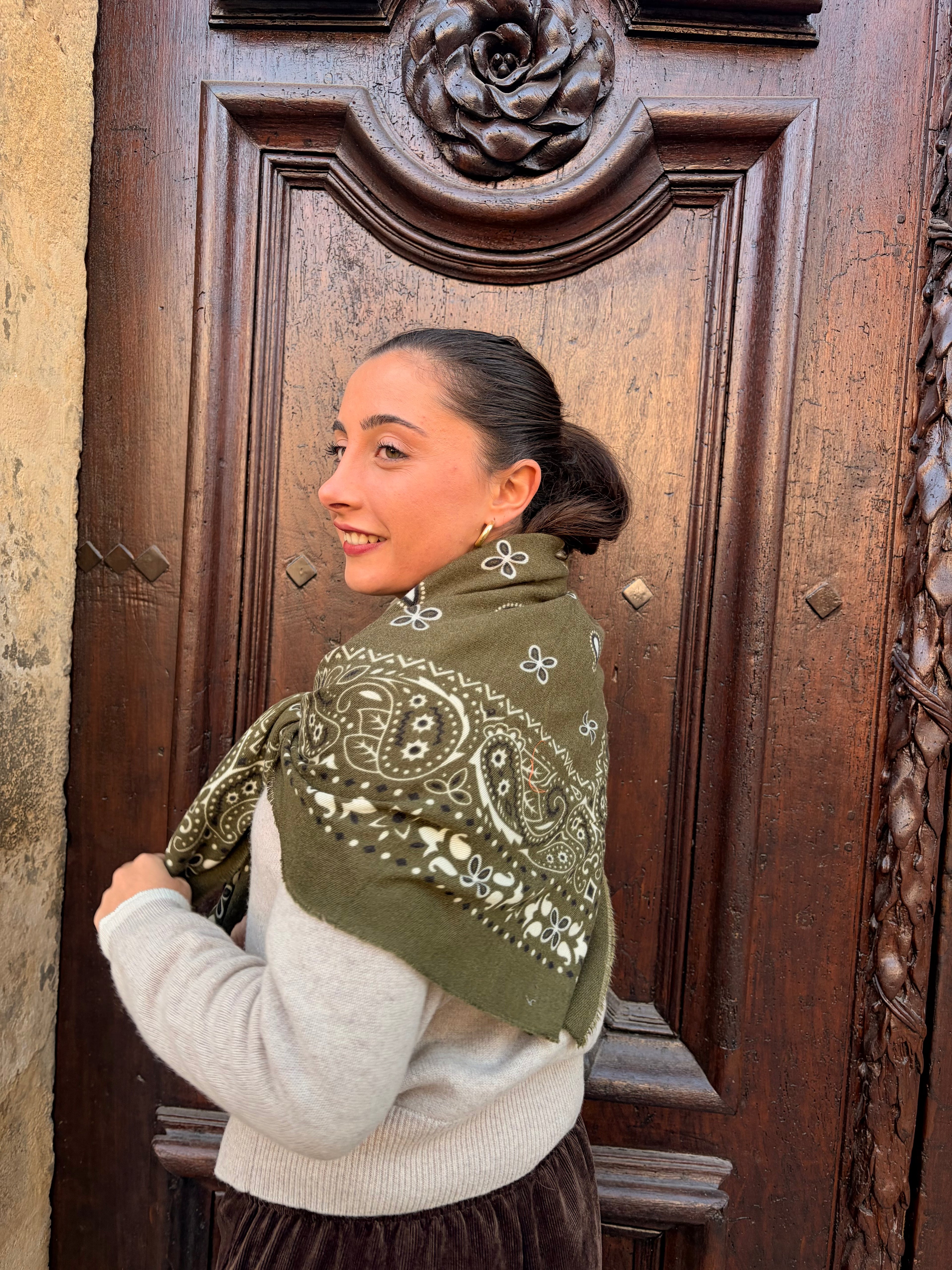Foulard bandana kaki – grand foulard carré femme Casa Paloma